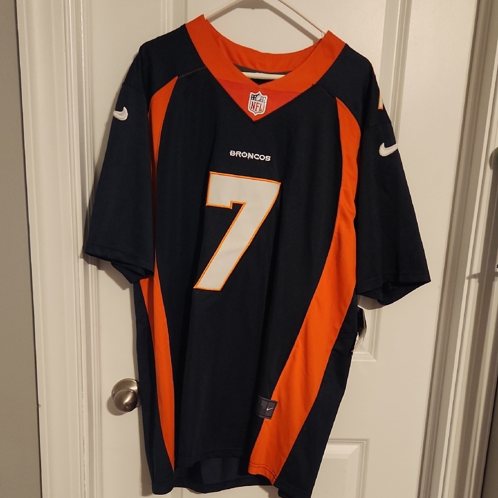Nike Men's Black and Orange Jersey
